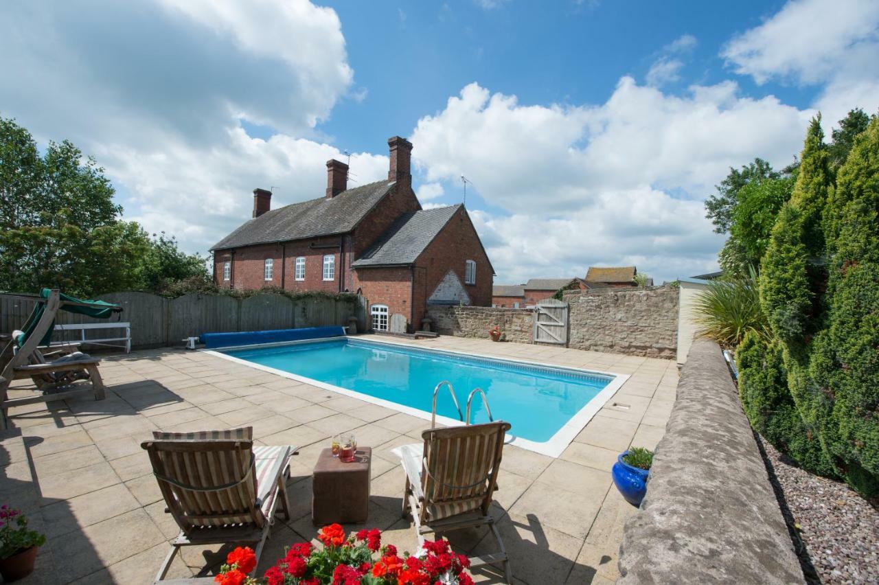 مبيت وإفطار نيوبورت Moreton Hall Farm المظهر الخارجي الصورة